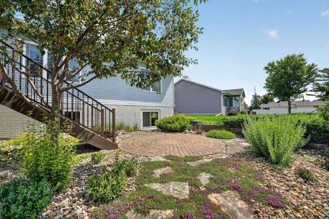 4208 Harvest Lane, Cedar Falls, IA 50613