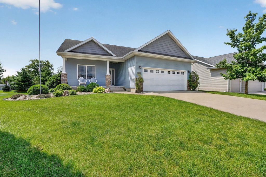 4208 Harvest Lane, Cedar Falls, IA 50613