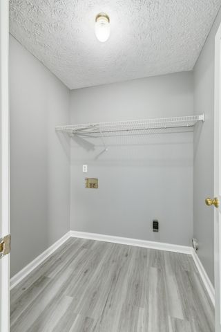 2039 Sterling St, Murfreesboro, TN 37127