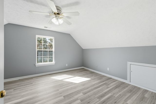 2039 Sterling St, Murfreesboro, TN 37127