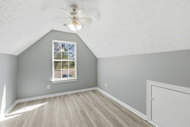 2039 Sterling St, Murfreesboro, TN 37127