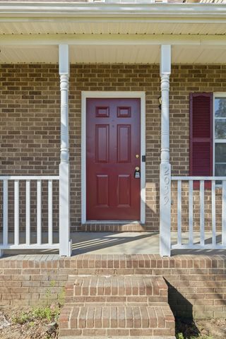 2039 Sterling St, Murfreesboro, TN 37127