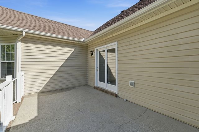 2039 Sterling St, Murfreesboro, TN 37127