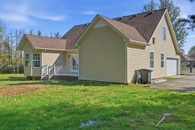 2039 Sterling St, Murfreesboro, TN 37127