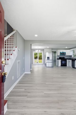 2039 Sterling St, Murfreesboro, TN 37127