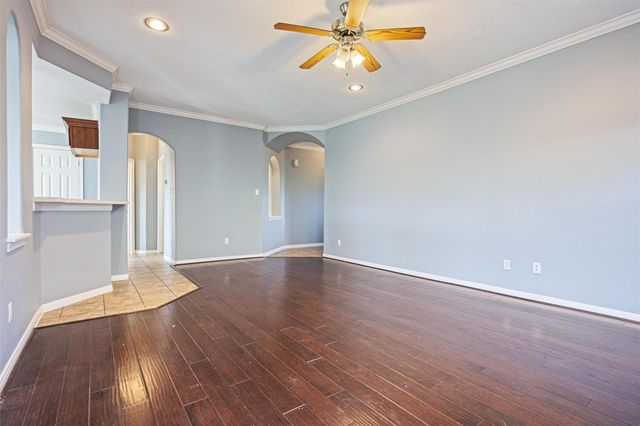 2813 32nd Avenue N, Texas City, TX 77590