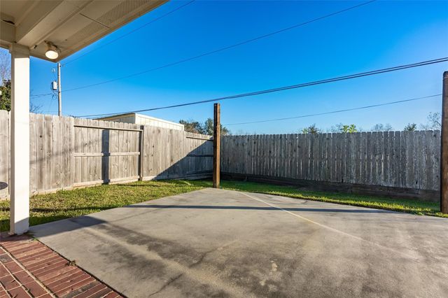 2813 32nd Avenue N, Texas City, TX 77590