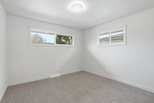 2917 ROSEWOOD Ave, Spokane, WA 99208