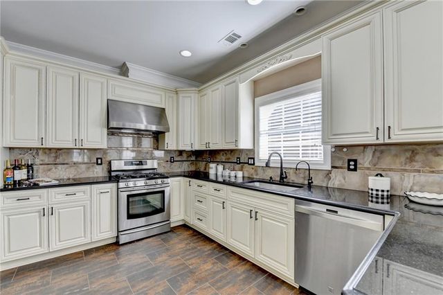 2470 Gramercy Park Circle, Duluth, GA 30097