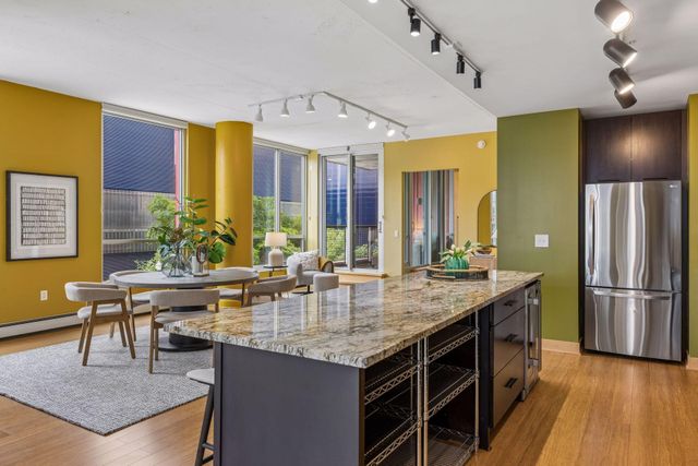 901 S 2nd Street 207, Minneapolis, MN 55415