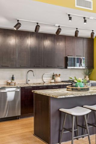 901 S 2nd Street 207, Minneapolis, MN 55415