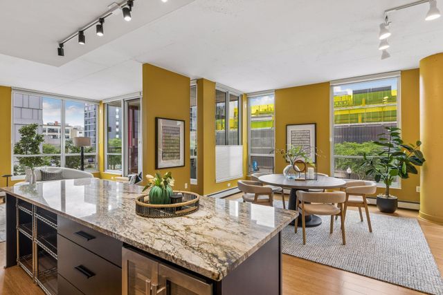 901 S 2nd Street 207, Minneapolis, MN 55415