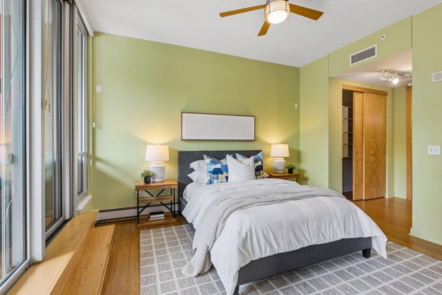 901 S 2nd Street 207, Minneapolis, MN 55415