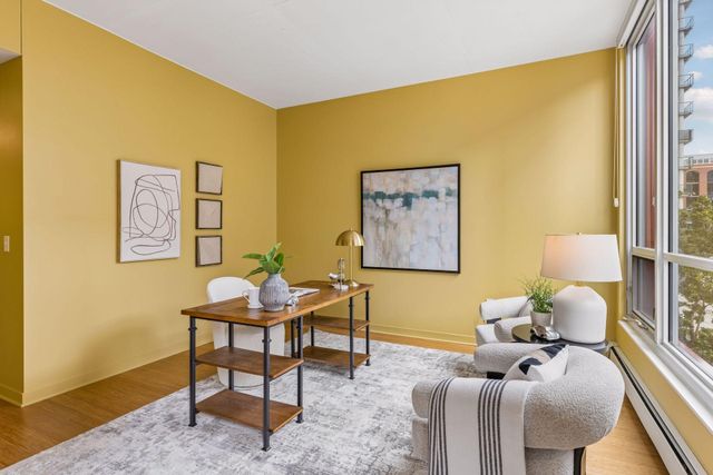 901 S 2nd Street 207, Minneapolis, MN 55415