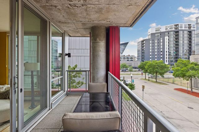 901 S 2nd Street 207, Minneapolis, MN 55415