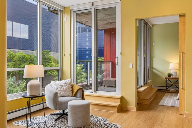 901 S 2nd Street 207, Minneapolis, MN 55415