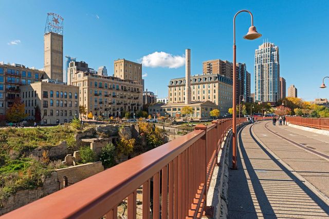 901 S 2nd Street 207, Minneapolis, MN 55415