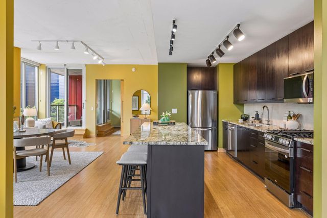 901 S 2nd Street 207, Minneapolis, MN 55415