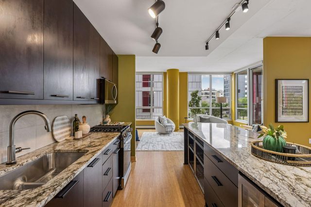 901 S 2nd Street 207, Minneapolis, MN 55415