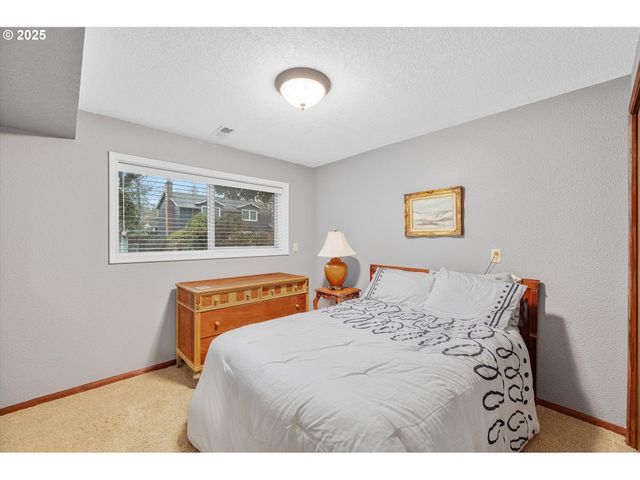 13465 Nw MARSHALL St, Portland, OR 97229