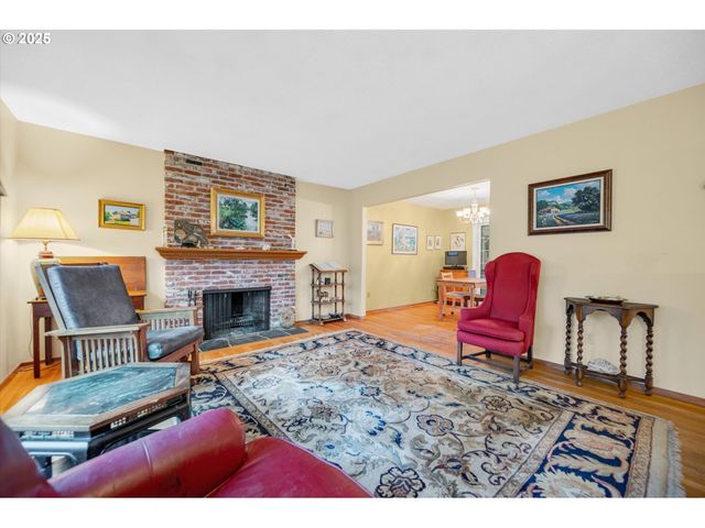 13465 Nw MARSHALL St, Portland, OR 97229