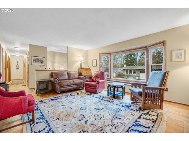 13465 Nw MARSHALL St, Portland, OR 97229