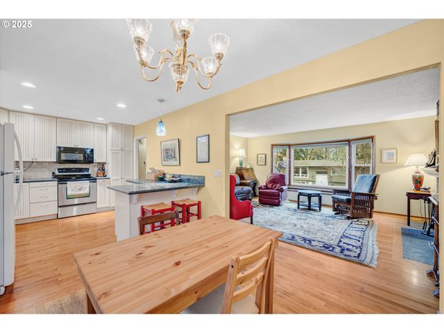 13465 Nw MARSHALL St, Portland, OR 97229