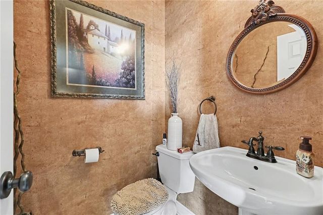 18003 Rollins Drive, Smithville, MO 64089