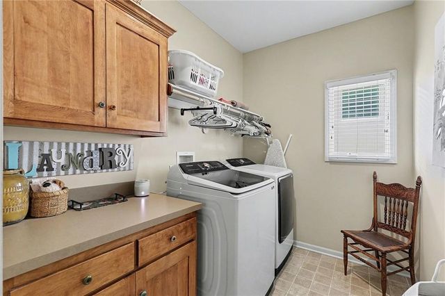 18003 Rollins Drive, Smithville, MO 64089