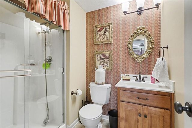 18003 Rollins Drive, Smithville, MO 64089