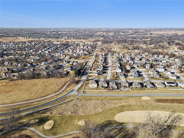 18003 Rollins Drive, Smithville, MO 64089