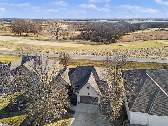 18003 Rollins Drive, Smithville, MO 64089