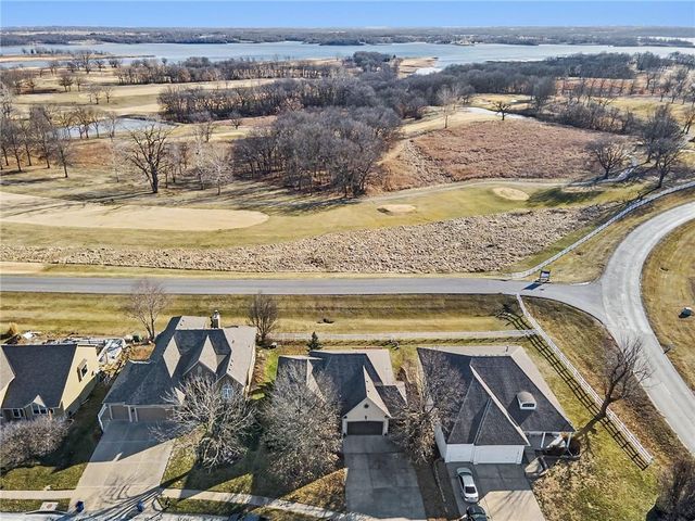 18003 Rollins Drive, Smithville, MO 64089