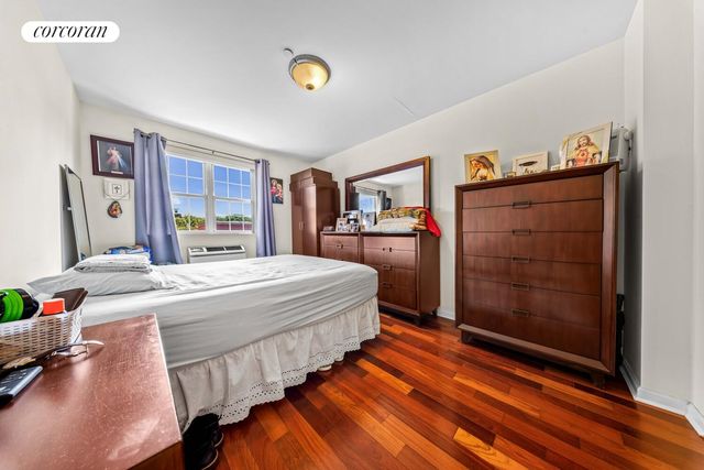 35-30 10TH Street, New York City, NY 11106