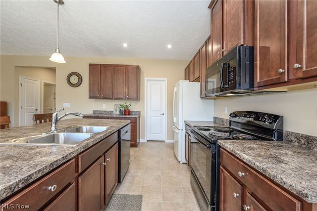 3564 Shady Timber Drive, Twinsburg, OH 44087