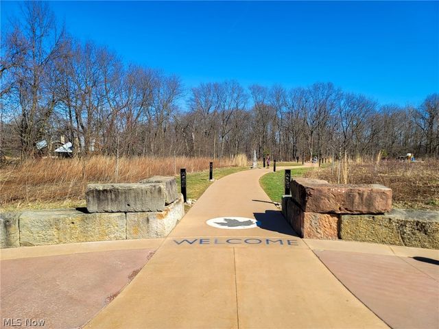 3564 Shady Timber Drive, Twinsburg, OH 44087