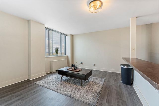 600 E 8th Street 4F, Kansas City, MO 64106