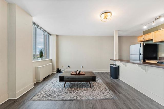 600 E 8th Street 4F, Kansas City, MO 64106