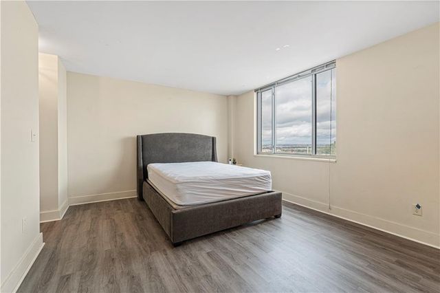 600 E 8th Street 4F, Kansas City, MO 64106