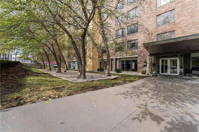 600 E 8th Street 4F, Kansas City, MO 64106