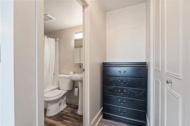 600 E 8th Street 4F, Kansas City, MO 64106