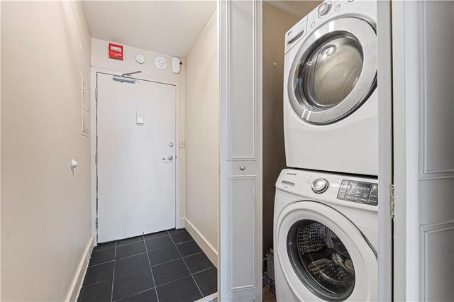 600 E 8th Street 4F, Kansas City, MO 64106