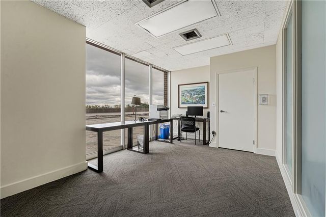 600 E 8th Street 4F, Kansas City, MO 64106