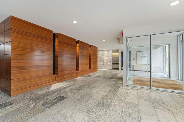 600 E 8th Street 4F, Kansas City, MO 64106