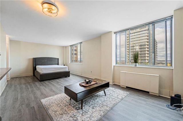 600 E 8th Street 4F, Kansas City, MO 64106