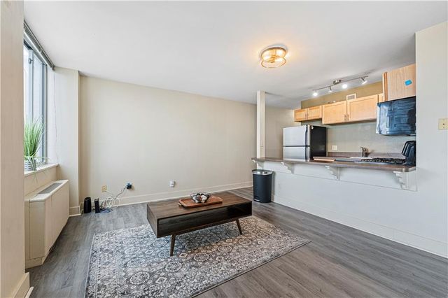 600 E 8th Street 4F, Kansas City, MO 64106