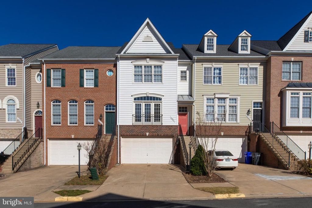 6907 STANWICK SQ, Gainesville, VA 20155