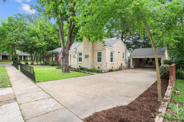 419 E Bell Avenue, Crockett, TX 75835
