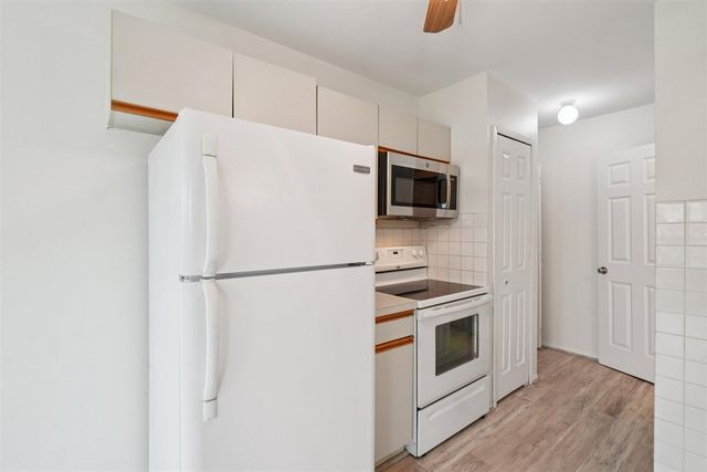 22173 Pondview, Novi, MI 48375