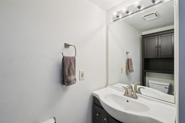 22173 Pondview, Novi, MI 48375